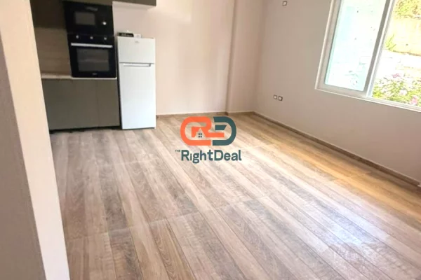 Shtepi ne shitje Apartament ne Durres, Garsoniere, Mobilimi Bosh, pa mobiluar, Pagesa 50,000  Euro.