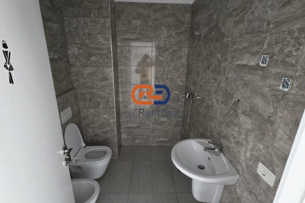 Shtepi me qera Apartament ne Tirane, 3+1, Mobilimi Bosh, pa mobiluar, Pagesa 1,000  Euro.