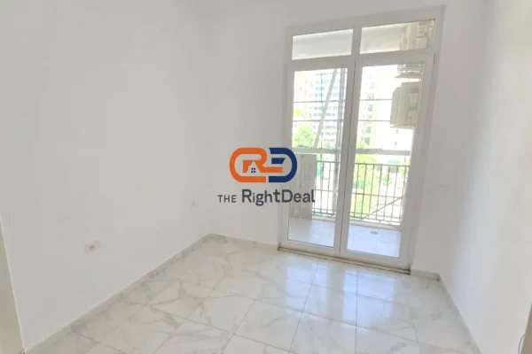 Shtepi me qera Apartament ne Tirane, 3+1, Mobilimi Bosh, pa mobiluar, Pagesa 1,000  Euro.