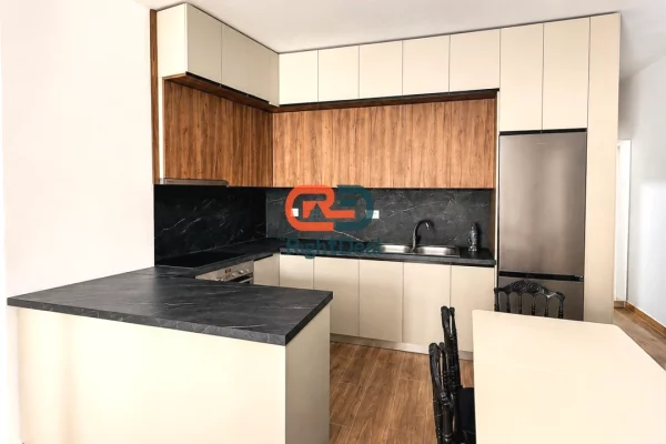 Shtepi ne shitje Apartament ne Tirane, 2+1, Mobilimi E mobiluar, Pagesa 147,000  Euro.