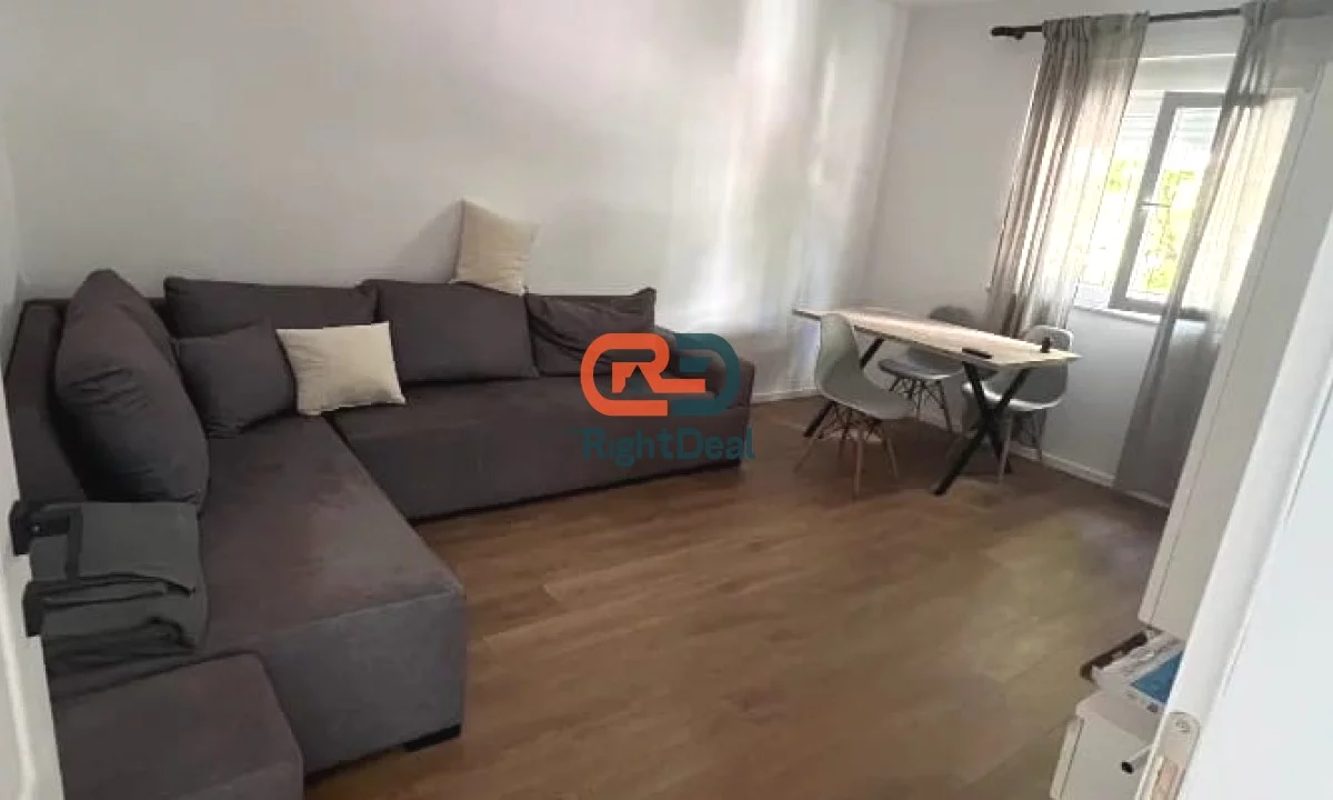 Shtepi ne shitje Apartament ne Tirane, 1+1, Mobilimi E mobiluar, Pagesa 129,000  Euro.