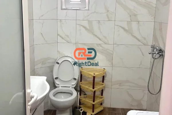 Shtepi ne shitje Apartament ne Tirane, 1+1, Mobilimi E mobiluar, Pagesa 129,000  Euro.