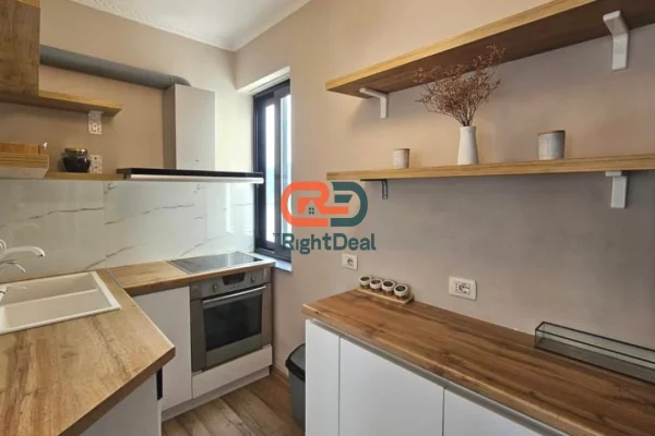 Shtepi me qera Apartament ne Tirane, 2+1, Mobilimi E mobiluar, Pagesa 1,500  Euro.