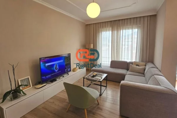 Tek Liqeni I Tiranes, Jepet Me Qira Super Apartament 2+1, Totalisht I Mobiluar !!
