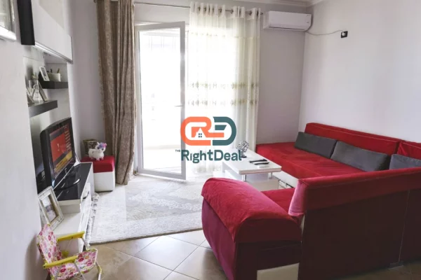 Shtepi ne shitje Apartament ne Vlore, 2+1, Mobilimi E mobiluar, Pagesa 312,000  Euro.