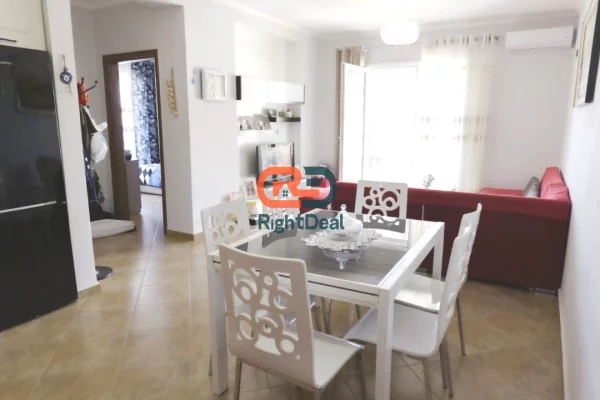 Shtepi ne shitje Apartament ne Vlore, 2+1, Mobilimi E mobiluar, Pagesa 312,000  Euro.