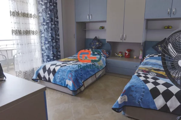 Shtepi ne shitje Apartament ne Vlore, 2+1, Mobilimi E mobiluar, Pagesa 312,000  Euro.
