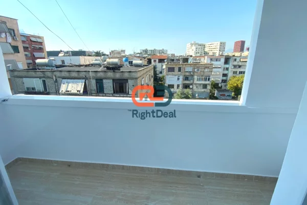 Shtepi ne shitje Apartament ne Tirane, 1+1, Mobilimi Bosh, pa mobiluar, Pagesa 125,000  Euro.