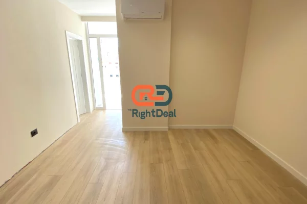 Ne Komune Te Parisit Shitet Apartament 1+1 Me Orientim Perfekt!!
