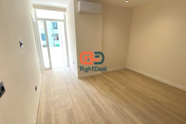 House for Sale Apartment in Tirana, 1+1, Furniture Emty, Payment 150,000  Euro.