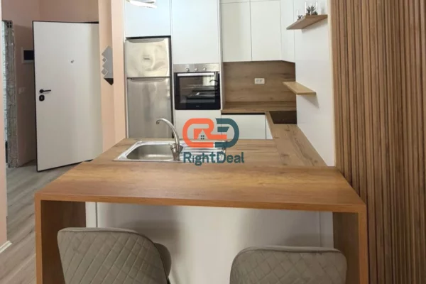 Shtepi ne shitje Apartament ne Tirane, 1+1, Mobilimi E mobiluar, Pagesa 135,000  Euro.