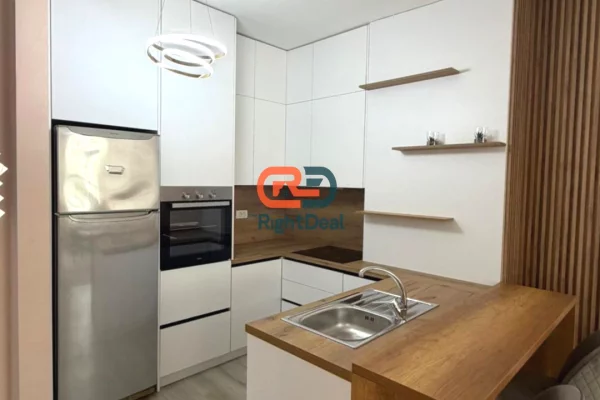 Shtepi ne shitje Apartament ne Tirane, 1+1, Mobilimi E mobiluar, Pagesa 135,000  Euro.