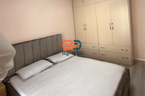 Shtepi ne shitje Apartament ne Tirane, 1+1, Mobilimi E mobiluar, Pagesa 135,000  Euro.