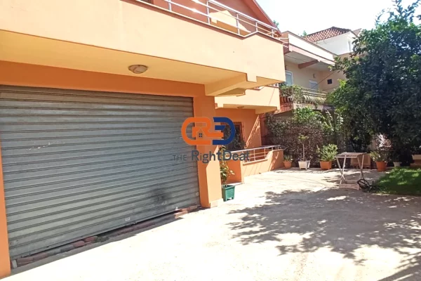 Shtepi ne shitje Vila Luksoze ne Tirane, 4+1, Mobilimi E mobiluar, Pagesa 325,000  Euro.
