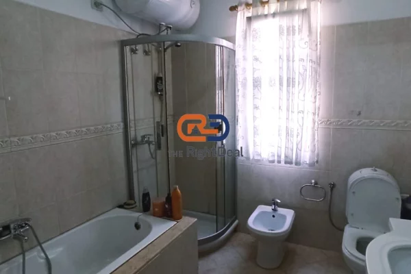 Shtepi ne shitje Vila Luksoze ne Tirane, 4+1, Mobilimi E mobiluar, Pagesa 325,000  Euro.