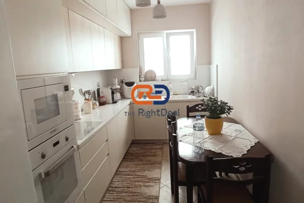 Shtepi ne shitje Vila Luksoze ne Tirane, 4+1, Mobilimi E mobiluar, Pagesa 325,000  Euro.