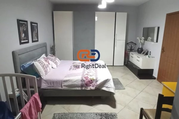 Shtepi ne shitje Vila Luksoze ne Tirane, 4+1, Mobilimi E mobiluar, Pagesa 325,000  Euro.