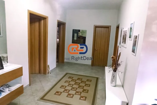Shtepi ne shitje Vila Luksoze ne Tirane, 4+1, Mobilimi E mobiluar, Pagesa 325,000  Euro.