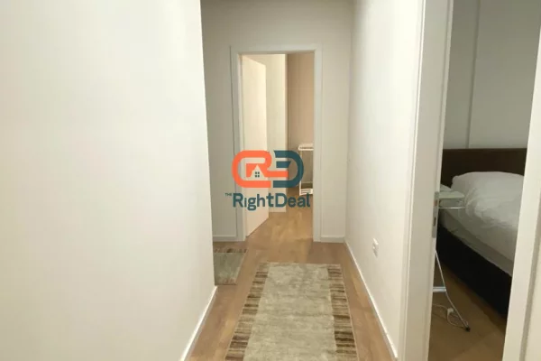 Shtepi me qera Apartament ne Tirane, 3+1, Mobilimi E mobiluar, Pagesa 1,100  Euro.
