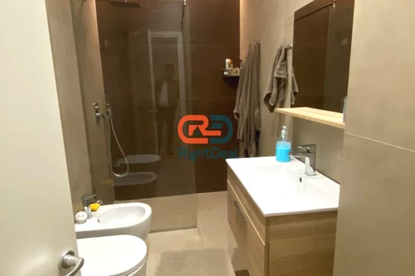 Shtepi me qera Apartament ne Tirane, 3+1, Mobilimi E mobiluar, Pagesa 1,100  Euro.