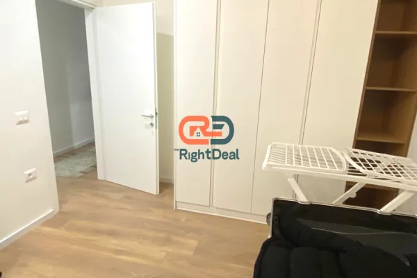 Shtepi me qera Apartament ne Tirane, 3+1, Mobilimi E mobiluar, Pagesa 1,100  Euro.