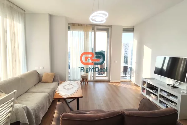 Tek Rezidenca Emi 6, Shitet Super Apartament 2+1+2 Me Hapesira Te Bollshme!!