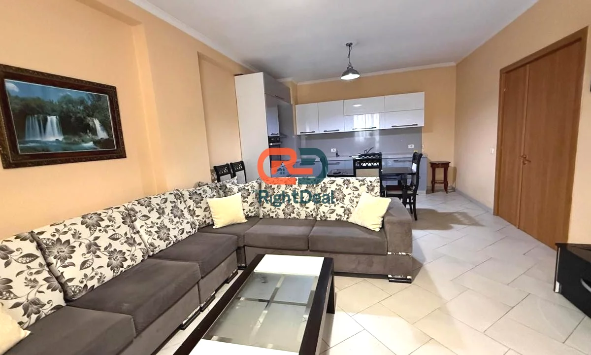 Shtepi ne shitje Apartament ne Tirane, 2+1, Mobilimi E mobiluar, Pagesa 207,000  Euro.