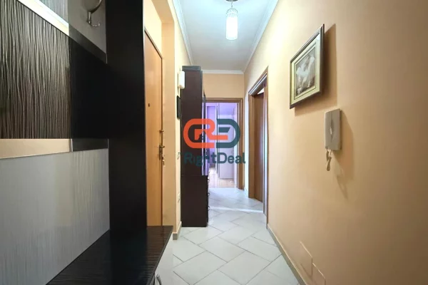 Shtepi ne shitje Apartament ne Tirane, 2+1, Mobilimi E mobiluar, Pagesa 207,000  Euro.