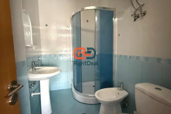 Shtepi ne shitje Apartament ne Tirane, 2+1, Mobilimi E mobiluar, Pagesa 207,000  Euro.