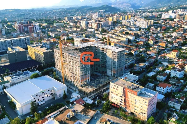 Cmim Okazion! Tek Art N'Lagje, Shitet Apartament 2+1+Garderobe, Mundesi Ideale Investimi !!