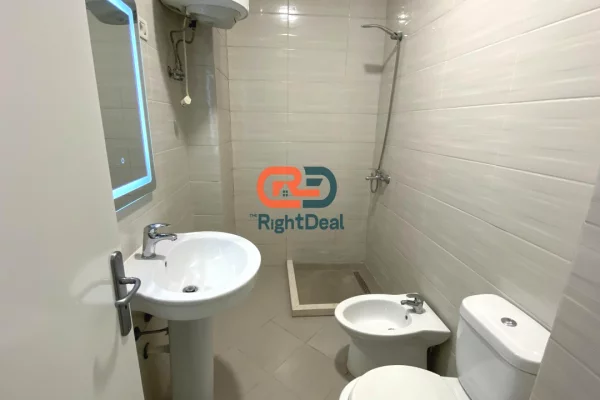 Shtepi ne shitje Apartament ne Tirane, 1+1, Mobilimi Bosh, pa mobiluar, Pagesa 950,000  Euro.
