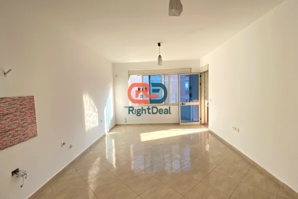 Ne Fresk, Shitet Apartament 1+1 Me Planimetri Te Rregullt!!