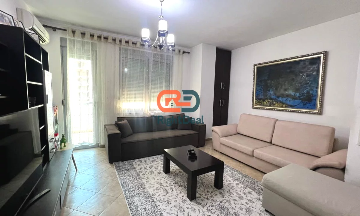 Shtepi ne shitje Apartament ne Tirane, 1+1, Mobilimi E mobiluar, Pagesa 190,000  Euro.