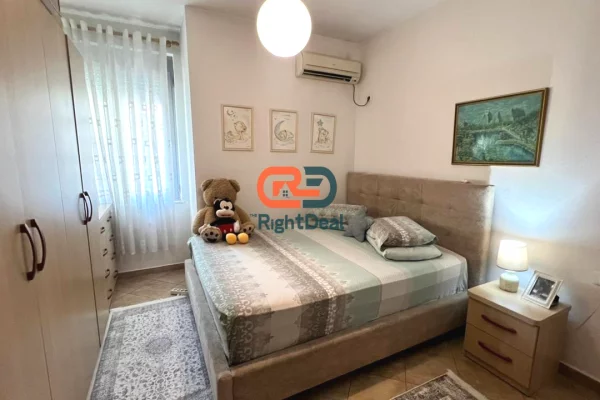 Shtepi ne shitje Apartament ne Tirane, 1+1, Mobilimi E mobiluar, Pagesa 190,000  Euro.