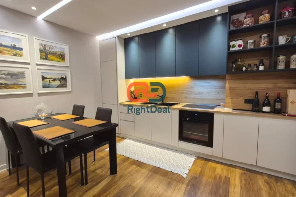 Shtepi ne shitje Apartament ne Tirane, 1+1, Mobilimi E mobiluar, Pagesa 190,000  Euro.