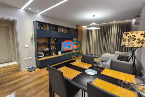 Shtepi ne shitje Apartament ne Tirane, 1+1, Mobilimi E mobiluar, Pagesa 190,000  Euro.