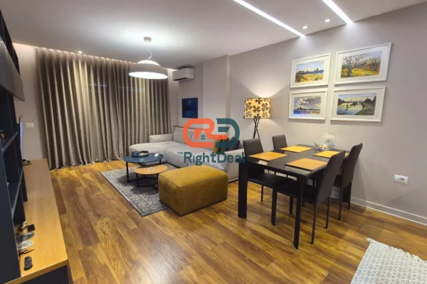 Shtepi ne shitje Apartament ne Tirane, 1+1, Mobilimi E mobiluar, Pagesa 190,000  Euro.
