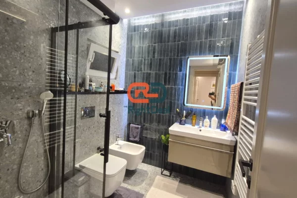 Shtepi ne shitje Apartament ne Tirane, 1+1, Mobilimi E mobiluar, Pagesa 190,000  Euro.