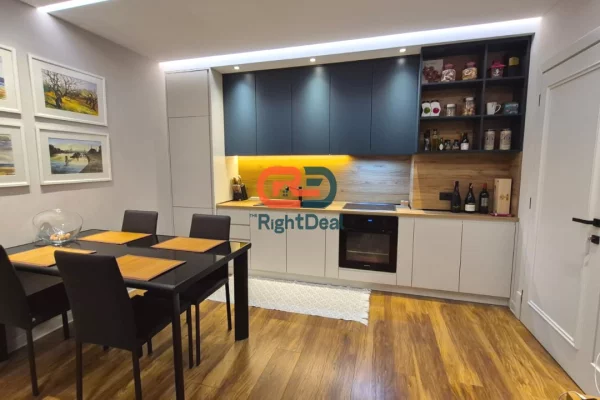 Shtepi ne shitje Apartament ne Tirane, 1+1, Mobilimi E mobiluar, Pagesa 190,000  Euro.