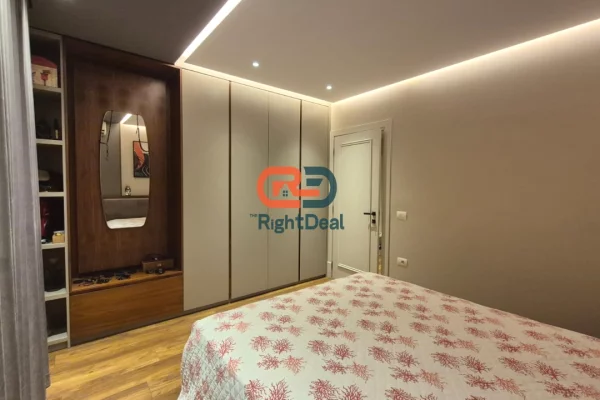Shtepi ne shitje Apartament ne Tirane, 1+1, Mobilimi E mobiluar, Pagesa 190,000  Euro.