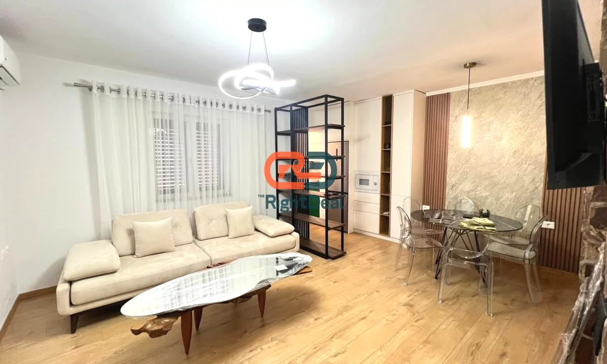 Shtepi me qera Apartament ne Tirane, 2+1, Mobilimi E mobiluar, Pagesa 75,000  Leke.