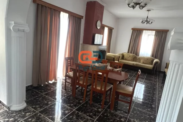 Shtepi me qera Apartament ne Tirane, 2+1, Mobilimi E mobiluar, Pagesa 650  Euro.