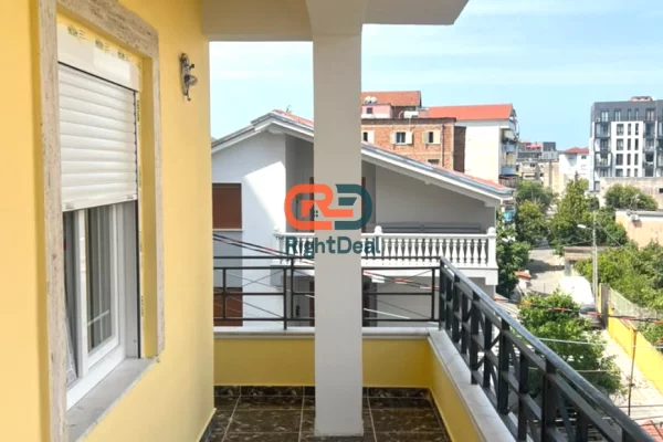 Shtepi me qera Apartament ne Tirane, 2+1, Mobilimi E mobiluar, Pagesa 650  Euro.