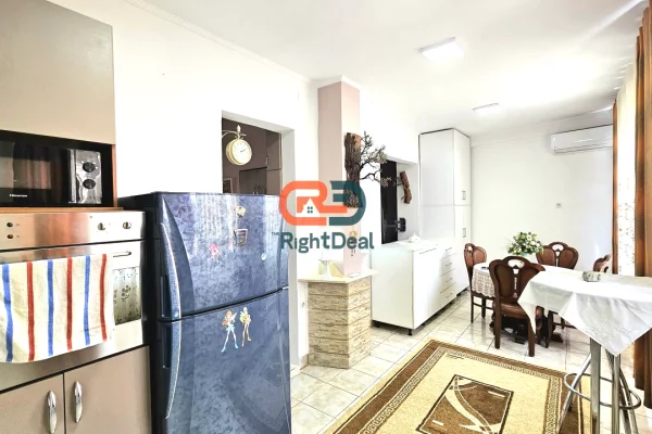 Shtepi me qera Apartament ne Tirane, 2+1, Mobilimi E mobiluar, Pagesa 7,000  Euro.