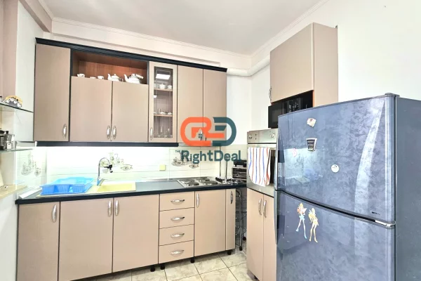 Shtepi me qera Apartament ne Tirane, 2+1, Mobilimi E mobiluar, Pagesa 7,000  Euro.