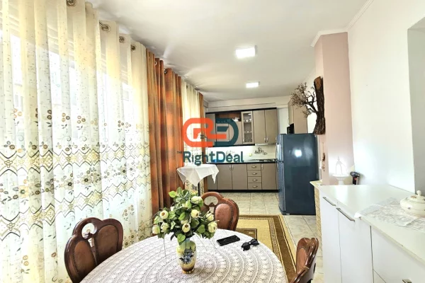 Shtepi me qera Apartament ne Tirane, 2+1, Mobilimi E mobiluar, Pagesa 7,000  Euro.