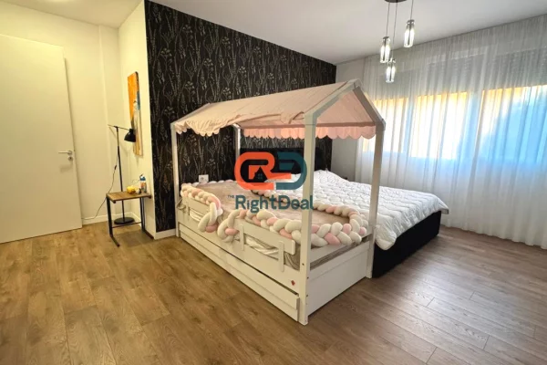 Shtepi ne shitje Apartament ne Tirane, 2+1, Mobilimi E mobiluar, Pagesa 545,000  Euro.