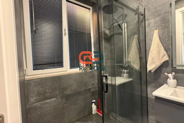 Shtepi ne shitje Apartament ne Tirane, 2+1, Mobilimi E mobiluar, Pagesa 545,000  Euro.