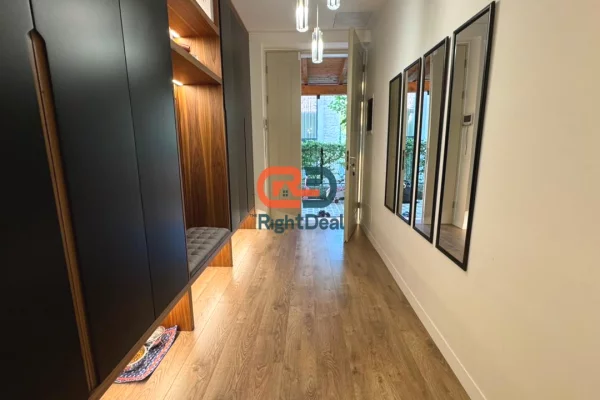 Shtepi ne shitje Apartament ne Tirane, 2+1, Mobilimi E mobiluar, Pagesa 545,000  Euro.