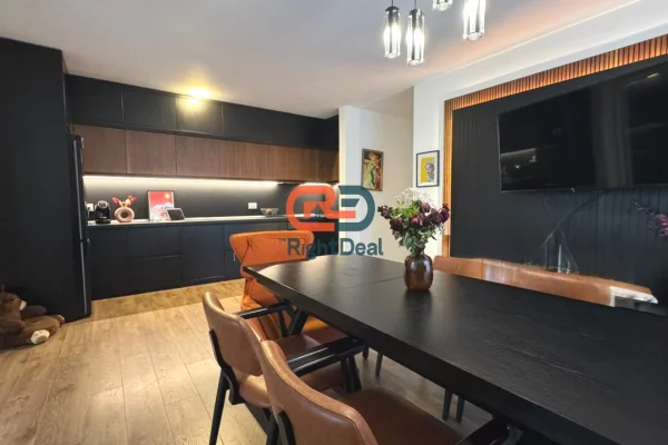 Shtepi ne shitje Apartament ne Tirane, 2+1, Mobilimi E mobiluar, Pagesa 545,000  Euro.